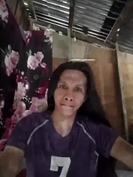 lovelycarla32 online show from 12.15.25