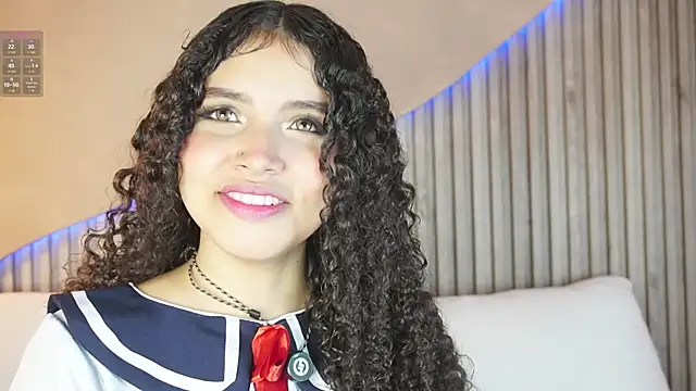 Snapshot of EloiseSweetxx chatting on 12.22.25 EloiseSweetxx online show from 12.22.25