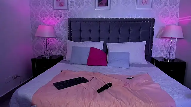 Snapshot of Evabellee chatting on 11.29.25 Evabellee online show from 11.29.25