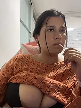 Snapshot of ArinaFoxx chatting on 11.22.25 ArinaFoxx online show from 11.22.25