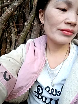 Snapshot of nangmo chatting on 11.26.25 nangmo online show from 11.26.25