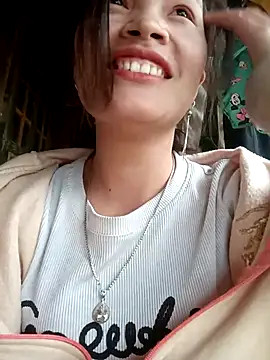 Snapshot of nangmo chatting on 12.05.25 nangmo online show from 12.05.25