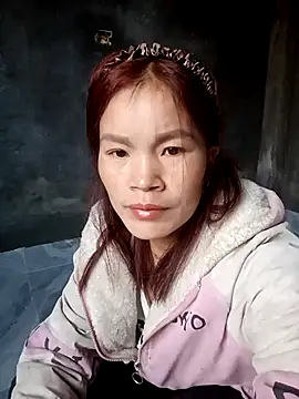 Snapshot of nangmo chatting on 12.18.25 nangmo online show from 12.18.25