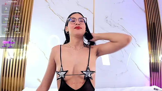 Snapshot of VanessaBoch chatting on 04.19.26 VanessaBoch online show from 04.19.26