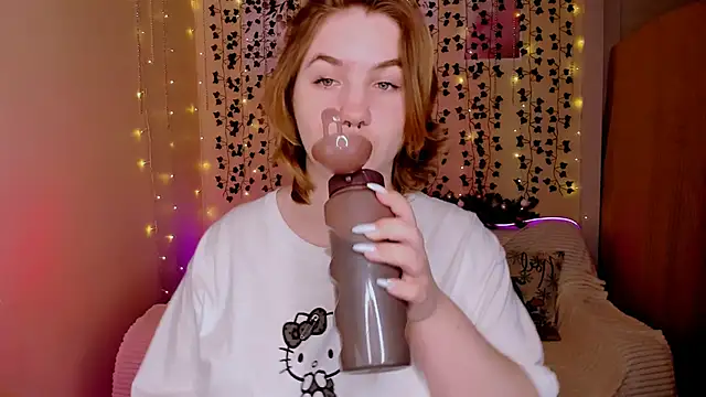 lovelyy julia online show from 12.20.25