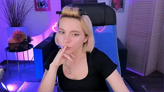 BlossomVesper online show from 12.03.25