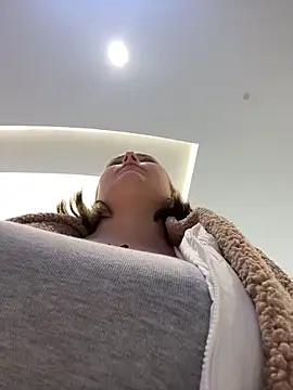 KateBurlesk online show from 12.21.25