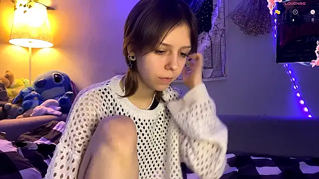 Snapshot of FairyLuna chatting on 11.28.25 FairyLuna online show from 11.28.25