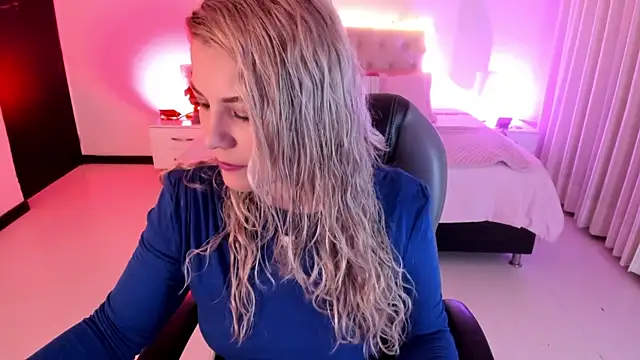 Violeta Hotter online show from 12.17.25