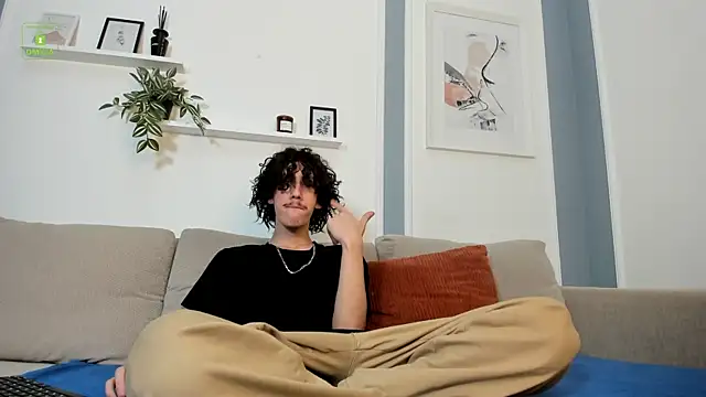 Snapshot of Dilan_Wolfe chatting on 12.04.25 Dilan Wolfe online show from 12.04.25