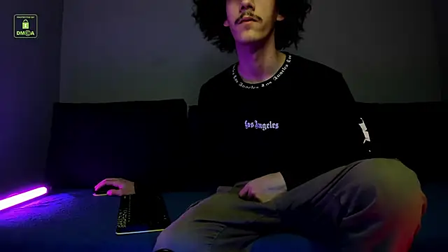 Snapshot of Dilan_Wolfe chatting on 12.19.25 Dilan Wolfe online show from 12.19.25