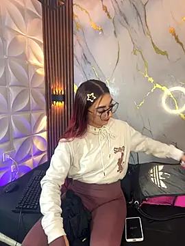 Snapshot of Venus_Bms_ chatting on 12.21.25 Venus Bms online show from 12.21.25