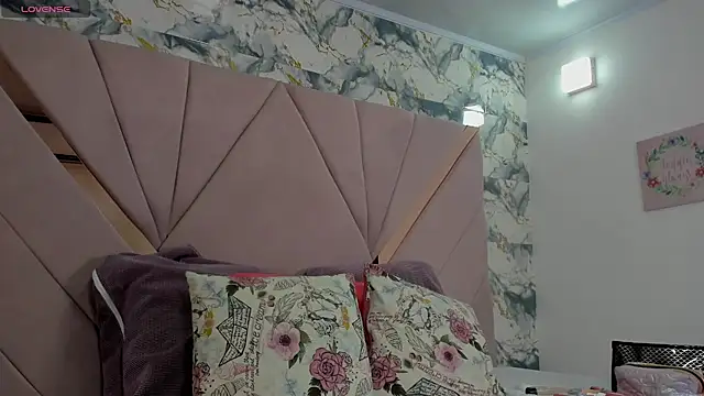 thalia nichols online show from 04.06.26