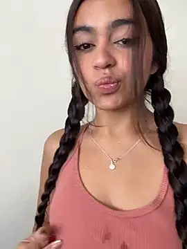 Snapshot of KityOlivia chatting on 01.14.26 KityOlivia online show from 01.14.26