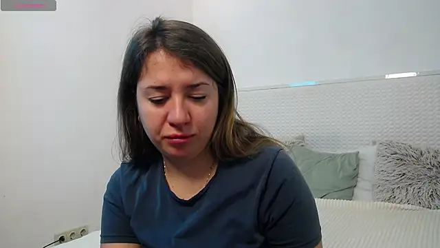 Snapshot of Leona_Rae chatting on 01.12.26 Leona Rae online show from 01.12.26