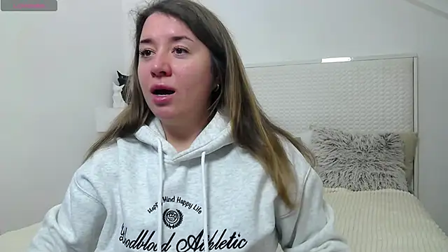 Snapshot of Leona_Rae chatting on 01.13.26 Leona Rae online show from 01.13.26