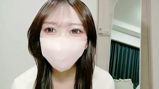 Snapshot of alicechan_v chatting on 05.03.26 alicechan v online show from 05.03.26