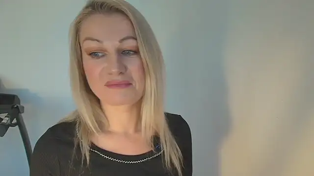 Snapshot of Sweet_Eira chatting on 01.11.26 Sweet Eira online show from 01.11.26