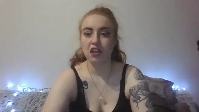 Snapshot of RubyBigBoobs chatting on 12.17.25 RubyBigBoobs online show from 12.17.25