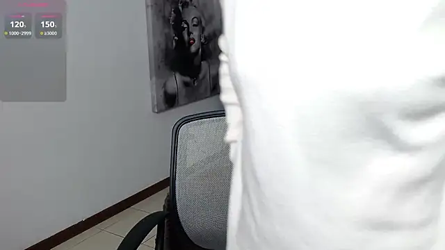 Snapshot of Brandy_Gem chatting on 12.20.25 Brandy Gem online show from 12.20.25