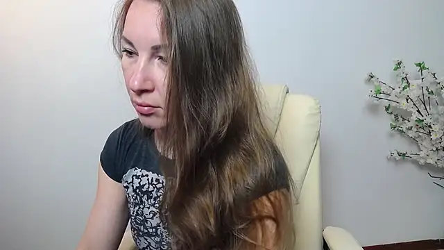 Snapshot of Brandy_Gem chatting on 04.22.26 Brandy Gem online show from 04.22.26