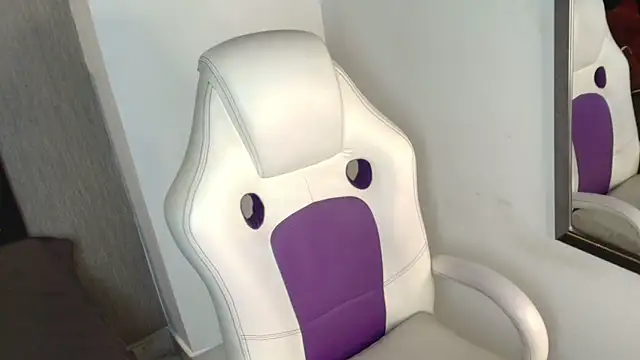 LoganFoster  online show from 01.12.26