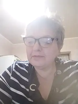 Snapshot of MillanaOcean chatting on 11.23.25 MillanaOcean online show from 11.23.25