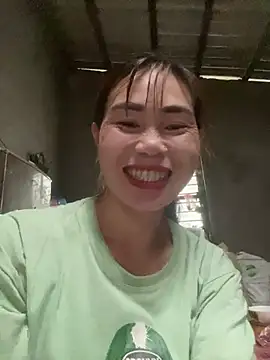 Snapshot of meganmeo chatting on 04.26.26 meganmeo online show from 04.26.26
