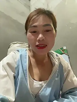 Snapshot of meganmeo chatting on 04.27.26 meganmeo online show from 04.27.26