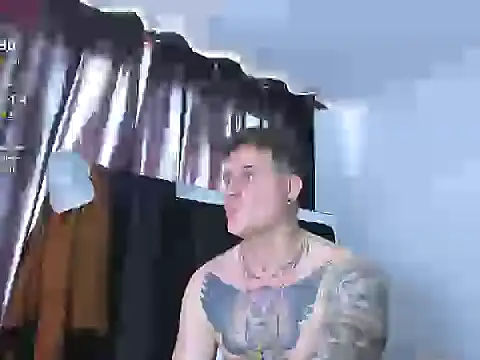 Snapshot of leon_cumming chatting on 02.13.26 leon cumming online show from 02.13.26