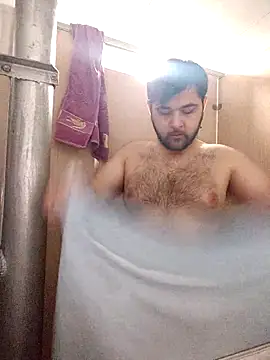 Snapshot of Koma001 chatting on 11.26.25 Koma001 online show from 11.26.25