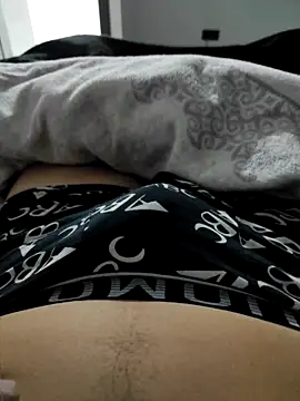 ParejaOcultaXX online show from 11.27.25