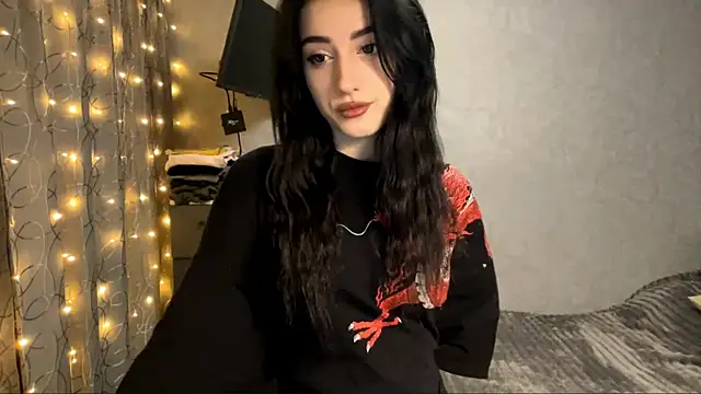 Snapshot of Meowluly chatting on 12.14.25 Meowluly online show from 12.14.25