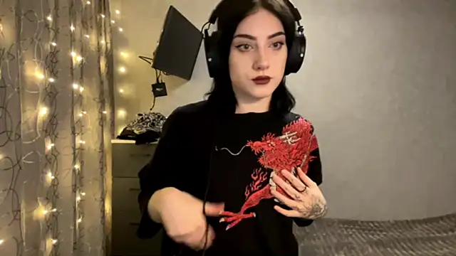 Snapshot of Meowluly chatting on 01.11.26 Meowluly online show from 01.11.26