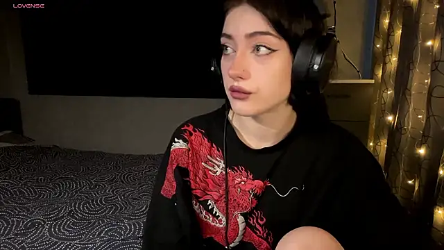 Snapshot of Meowluly chatting on 02.05.26 Meowluly online show from 02.05.26