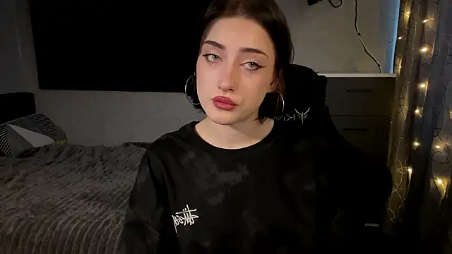 Snapshot of Meowluly chatting on 02.09.26 Meowluly online show from 02.09.26