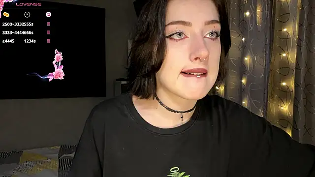 Snapshot of Meowluly chatting on 02.11.26 Meowluly online show from 02.11.26