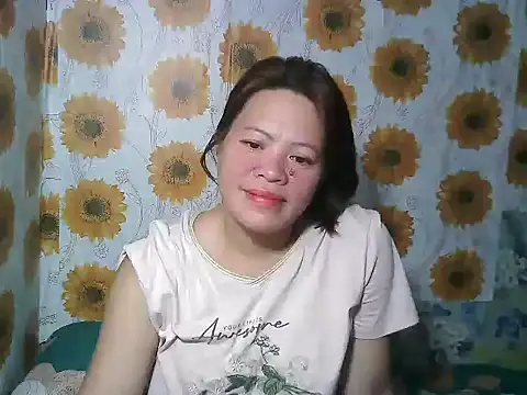 Snapshot of Smilinglovely chatting on 01.15.26 Smilinglovely online show from 01.15.26