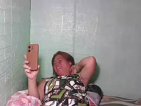 Snapshot of Smilinglovely chatting on 05.18.26 Smilinglovely online show from 05.18.26