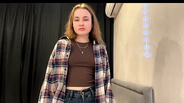 PrettyGhost online show from 11.25.25