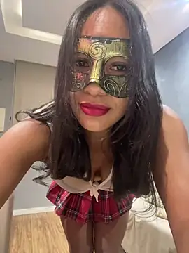 Snapshot of LunnaMaska chatting on 12.23.25 LunnaMaska online show from 12.23.25