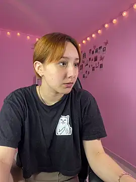 Snapshot of Davne_ chatting on 04.26.26 Davne online show from 04.26.26