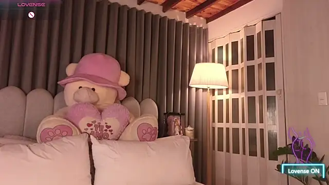 Snapshot of samy_clay chatting on 01.09.26 samy clay online show from 01.09.26