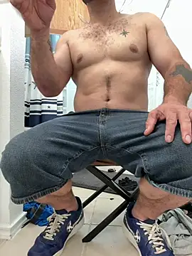 Snapshot of 2addictivelyhorny chatting on 05.20.26 2addictivelyhorny online show from 05.20.26