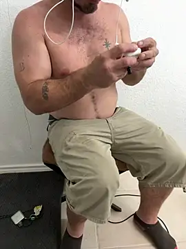 Snapshot of 2addictivelyhorny chatting on 05.31.26 2addictivelyhorny online show from 05.31.26