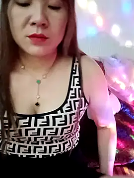 Snapshot of Lily-ross22 chatting on 02.27.26 Lily-ross22 online show from 02.27.26