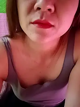 Snapshot of Lily-ross22 chatting on 03.04.26 Lily-ross22 online show from 03.04.26