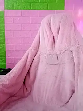 Snapshot of Lily-ross22 chatting on 03.07.26 Lily-ross22 online show from 03.07.26