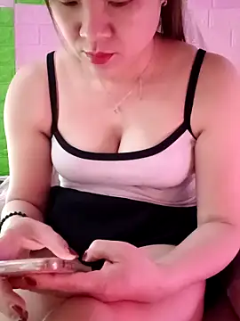 Snapshot of Lily-ross22 chatting on 03.23.26 Lily-ross22 online show from 03.23.26