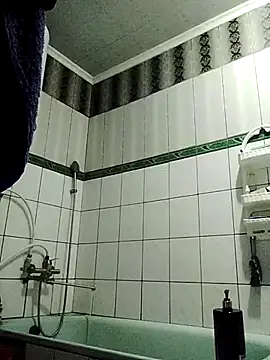 Snapshot of LoweredLockout chatting on 12.22.25 LoweredLockout online show from 12.22.25